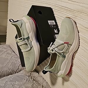 SOREL Sneakers Women's Explorer™ Defy Low Sneaker 8.5